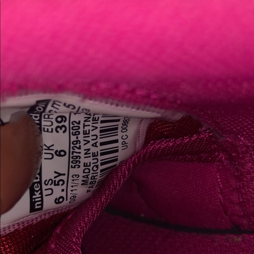Nike - Picture 6 of 6